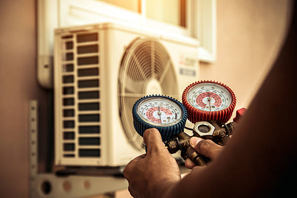 Professional Ac Installation technician working in Lake Villa, IL